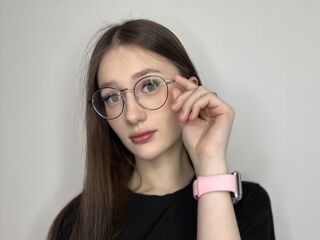 camwhore masturbating with vibrator LatriciaSuet