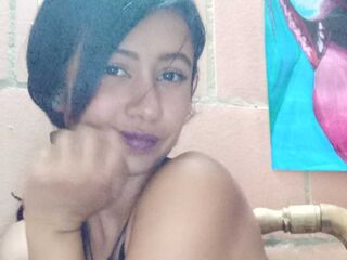 camwhore fingering shaved pussy LauSommers