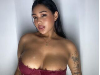 naughty camgirl masturbating with dildo LaurenKaterine