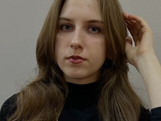 camslut showing pussy LeomaAzimi