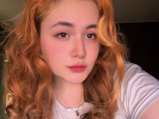 camgirl showing pussy LiliPlishi