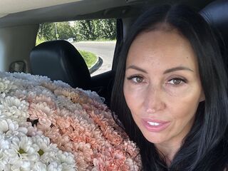 naked webcamgirl video LipaWild