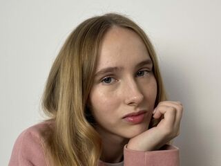 fingering webcamgirl picture LisetteMaupredi