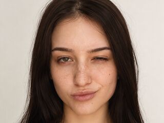 camgirl masturbating with sex toy LolaAlicanto