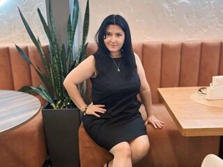 fingering girl webcam  LuisaMiller