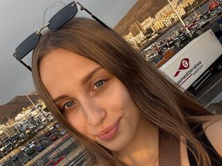 fingering webcamgirl LunaDarkwood