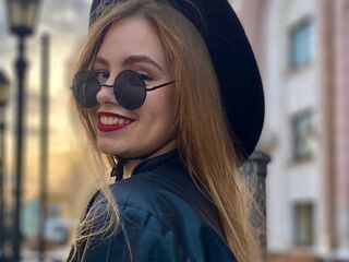 anal web cam sex MaiaOshman