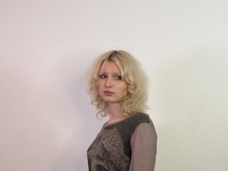 naked girl with webcam fingering pussy MandyZillman