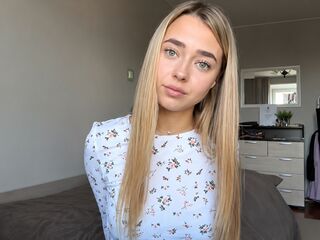 nude gamgirl MarianaBrookman