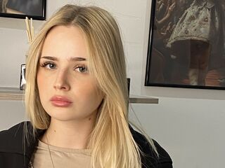 chatrubate cam girl MarnieRhyner