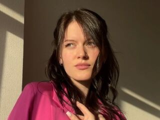 nude webcam girl photo MaudGuerrido