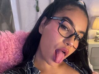 naughty camgirl fingering pussy MihaCameron