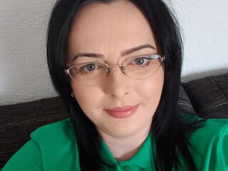 cam girl playing with vibrator Pansela