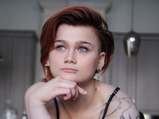 cam girl playing with vibrator PeachAveline