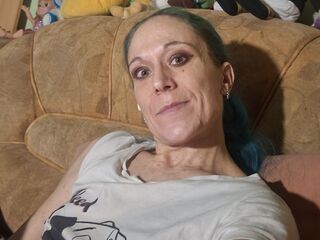 cam girl masturbating with vibrator RamonikaAlice