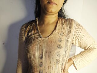 hot chatroom RubbynaKhan
