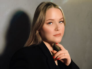 teaser webcam SallySavage