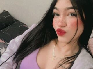 camwhore masturbating with sextoy SharitGomez