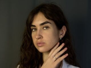 camslut showing tits ShelaCurren