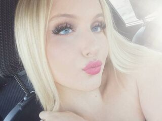 topless webcam girl SixtaCola