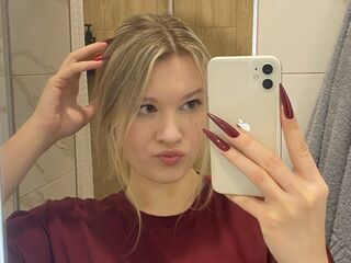 live webcam performer SkyeDavi