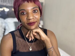 camgirl playing with vibrator SofiaGreezie