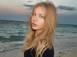 camwhore fingering shaved pussy StephanieChelf