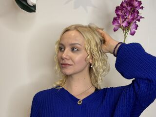 naked girl with webcam masturbating with vibrator TamaHamme