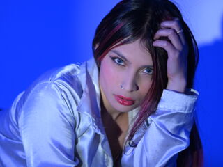 hot cam girl fingering shaved pussy TiffanySuarez