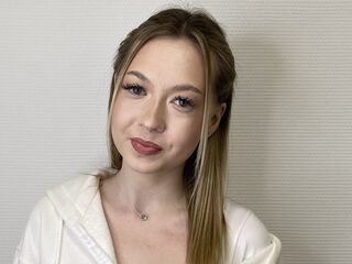 naked camgirl masturbating with vibrator ViolaKranze
