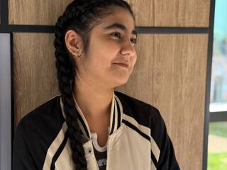 masturbating webcamgirl YukoKlapper